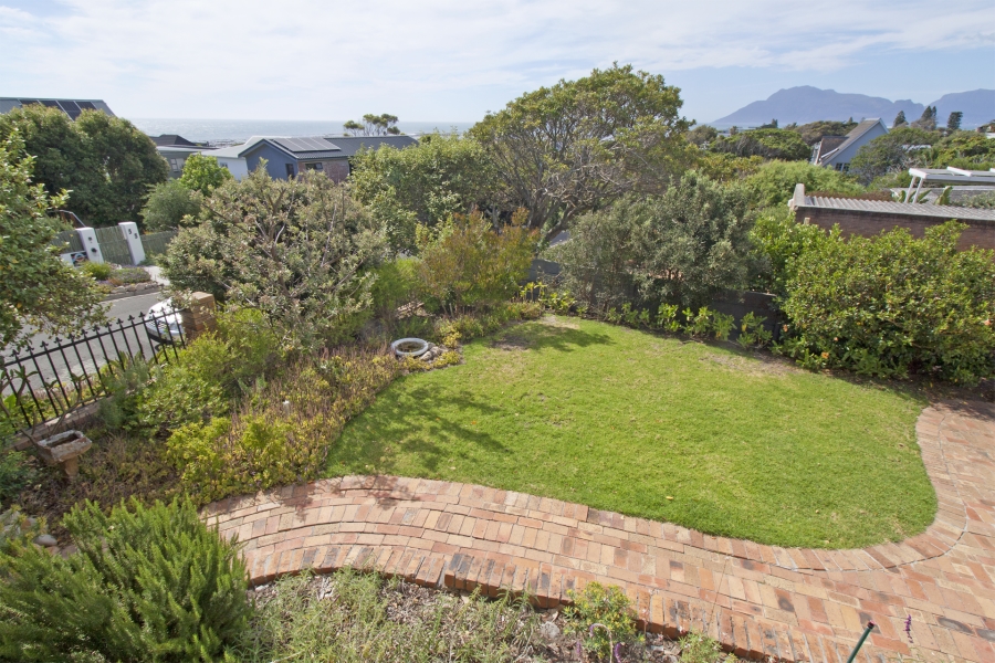 To Let 3 Bedroom Property for Rent in Kommetjie Western Cape